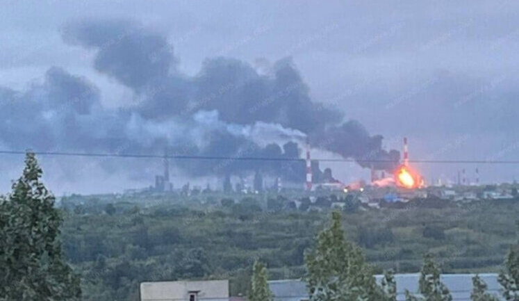 Українські дрони атакували восьмий великий НПЗ у Росії від початку місяця (оновлено)
