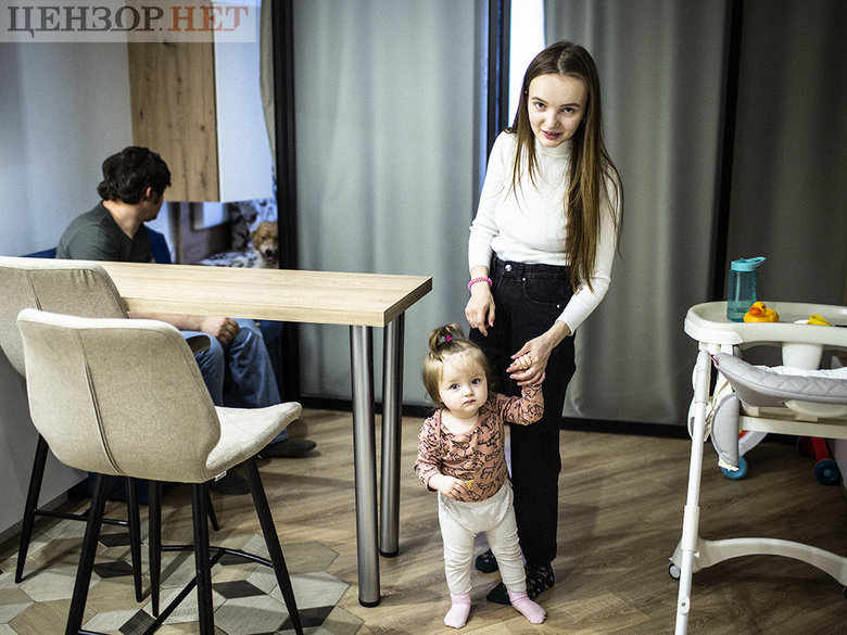 Із підбитої ворожої техніки ми діставали мертвих танкістів, які очевидно були росіянами: в одного був квиток до Росії, інший - виявився десь аж із Карелії: історія родини добровольців Максима та Юлії Громових 04
