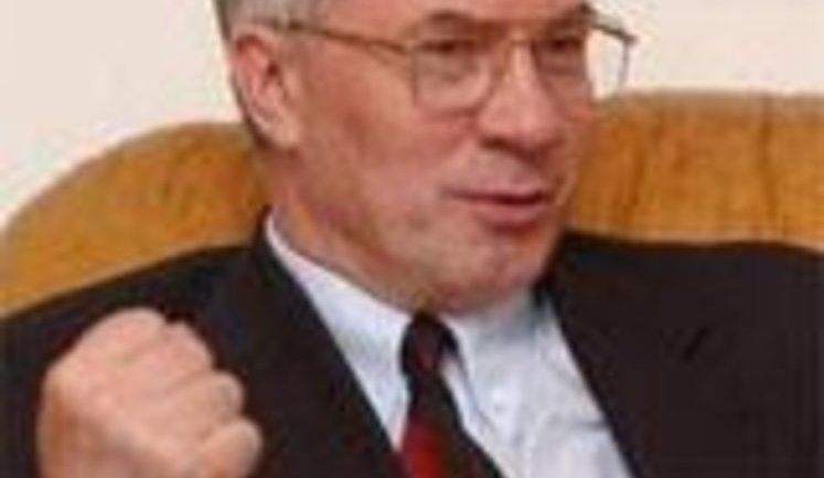 Азаров пригрозил Медведеву и России: "Не заставляйте нас вводить санкции"