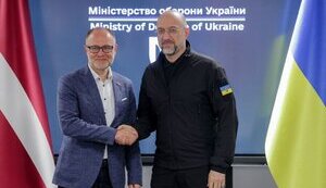 Активизация совместного производства и тренировки украинских военных: Шмыгаль и министр обороны Латвии Спрудс провели переговоры