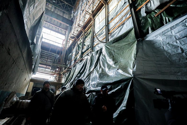 Шмигаль відвідав пошкоджені енергетичні обʼєкти у Харков