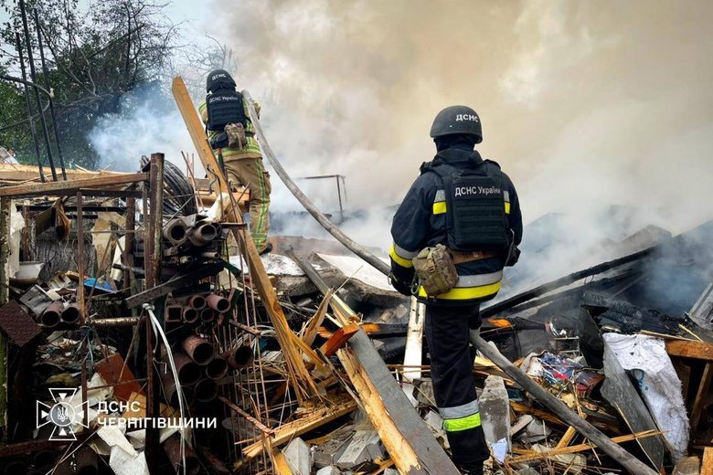 Наслідки ударів по Чернігівщині: РФ била бандеролями та БпЛА
