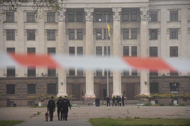 Слуги народу Дмитрук і Леонов прийшли помянути загиблих сепаратистів в Одесі 02