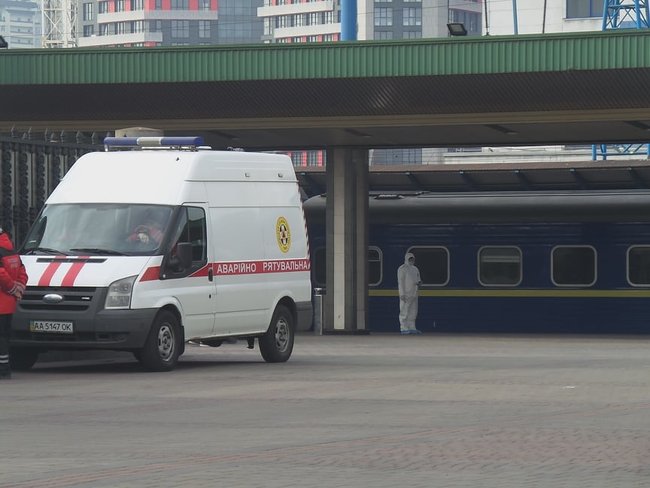Спецпоїзд Москва-Київ привіз українців на Батьківщину 11