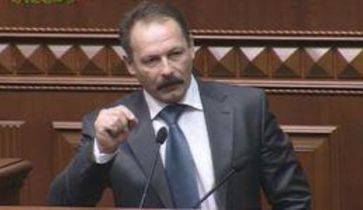 Нардеп Барна на автомобілі врізався в трамвай у столиці. Його госпіталізували, - джерело. ФОТОрепортаж