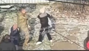 Конфлікт із ТЦК на Рівненщині: під час сутички чоловік у формі застосував газ проти жінки з дитиною. ВIДЕО