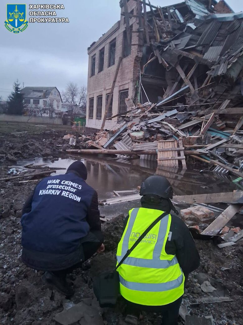 Наслідки вечірнього обстрілу Харкова: частково зруйновано школу, пошкоджено дитсадок 02