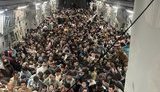 Грузовой самолет США за один вылет эвакуировал из Афганистана 640 человек. ФОТО