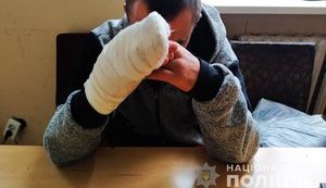 В Киевской области во время семейной ссоры, муж ударил жену ножом в шею, - Нацполиция