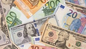 Нацбанк скоротив валютні інтервенції майже на чверть за тиждень
