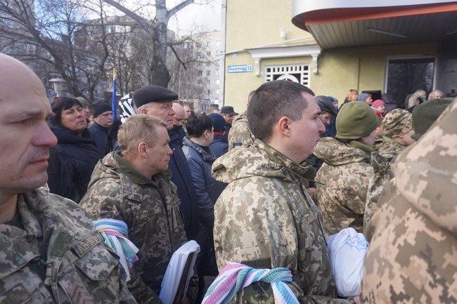 С погибшим на Донбассе воином 58-й ОМПБр Дмитрием Гринем простились в Шостке 06