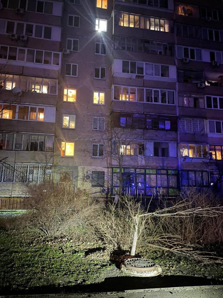 Під час повітряної тривоги пролунав вибух у Деснянському районі Києва 01