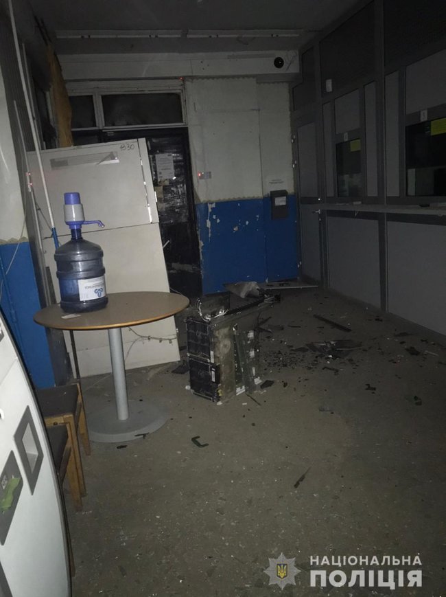 На Харківщині підірвали й обікрали банкомат, - Нацполіція 01