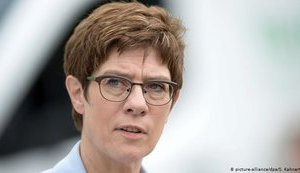 Китай и Россия заинтересованы в усилении влияния на Балканах, - глава Минобороны Германии Крамп-Карренбауэр