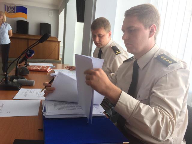 Trial over Yanukovych 04