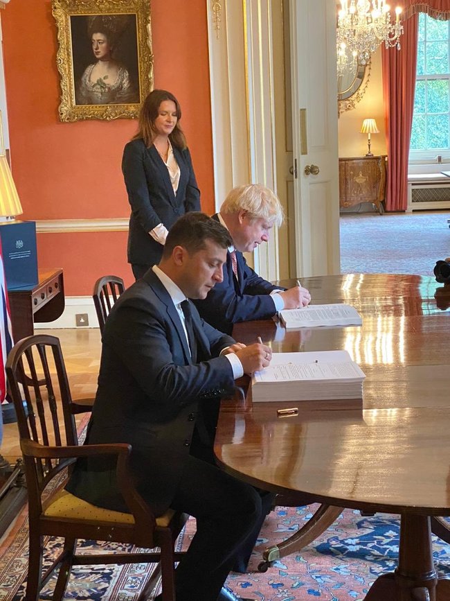 Kuleba: Ukraine, UK sign partnership and trade agreement 01