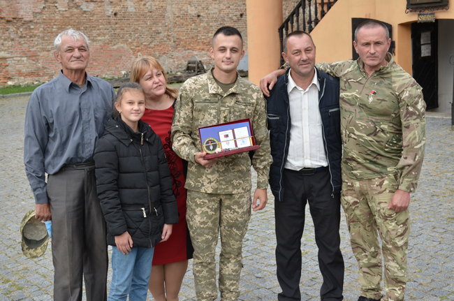 Не могла собі уявити, що представлятиму до нагороди Народний Герой свого… сина! Репортаж із церемонії у Луцьку 18
