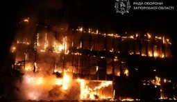 РФ вночі атакувала Запоріжжя: пошкоджено багатоповерхівки, ТЦ та навчальний заклад, є постраждалі. ВІДЕО+ФОТОрепортаж