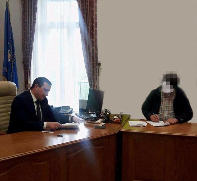 Поселковый депутат самопровозгласил себя и.о. председателя поссовета на Киевщине, - Лысенко 01