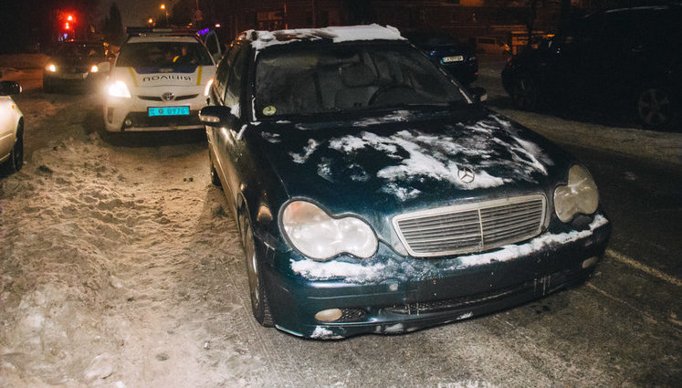 П'яний працівник СТО в Києві викрав авто на єврономерах і влаштував "гонку" з поліцією, - "Інформатор". ФОТОрепортаж