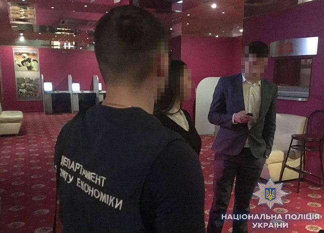 Поліція накрила мережу підпільних гральних закладів у Харкові 02