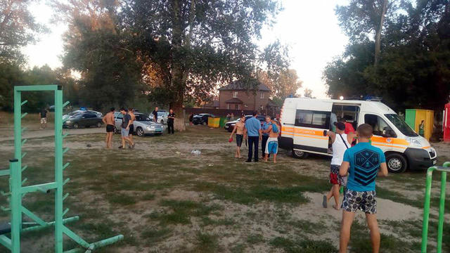 One person killed, child wounded in skirmish on Poltava beach 01