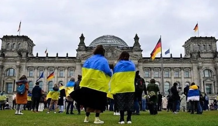 Українці випередили сирійців за кількістю біженців у Німеччині
