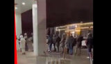 У Москві вночі вишикувалися величезні черги до банкоматів. ВIДЕО