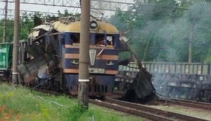 Российский дрон попал в электровоз "Укрзализныци" в Запорожье. ФОТО