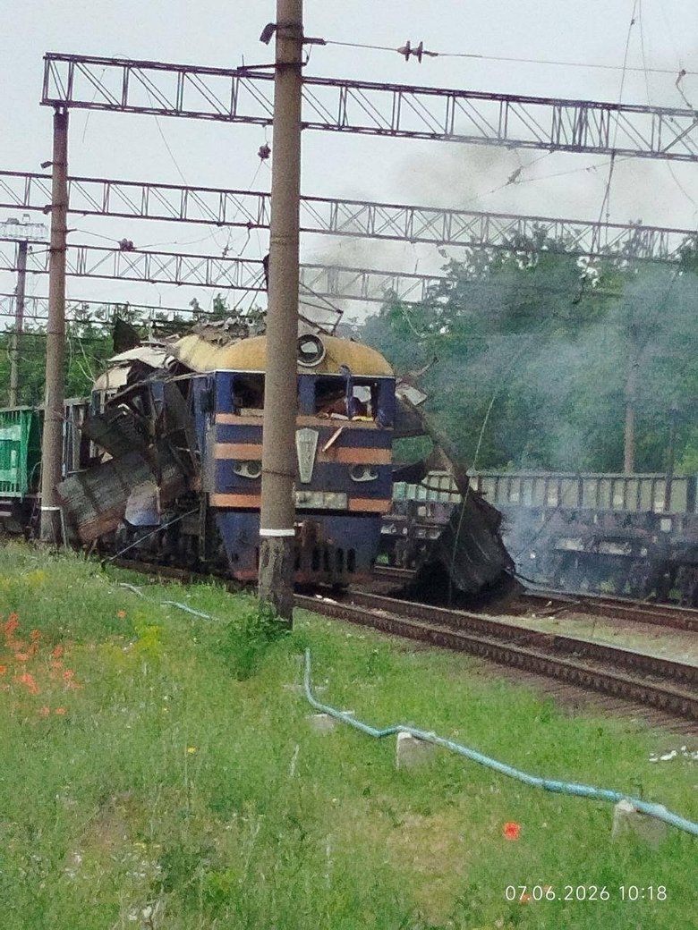 удар по локомотиву в Запоріжжі