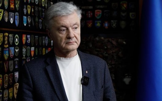 Військовий збір має йти не на Є-бакінг, а на індексацію грошового забезпечення у ЗСУ, - Порошенко