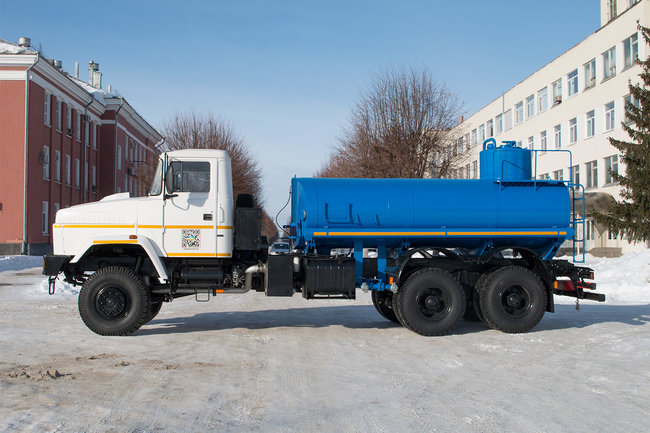 АвтоКрАЗ отправил партию автоцистерн филиалам Укрнафты 03
