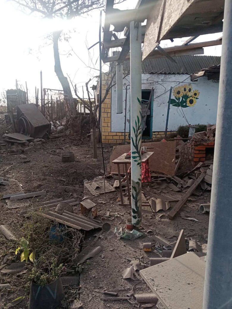 Russian troops shelled Zolota Balka and Khreshchenivka in Kherson region 02