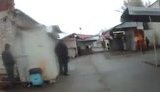 "Руки подняли, к стенке прижались! Любое движение - открываю огонь на поражение", - задержание вооруженных преступников на рынке в Николаеве. Оперативное ВИДЕО