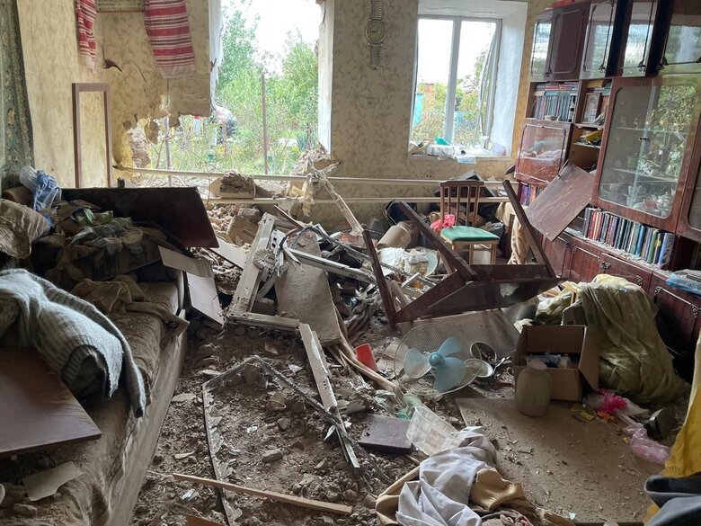 Пошкоджений російським обстрілом будинок
