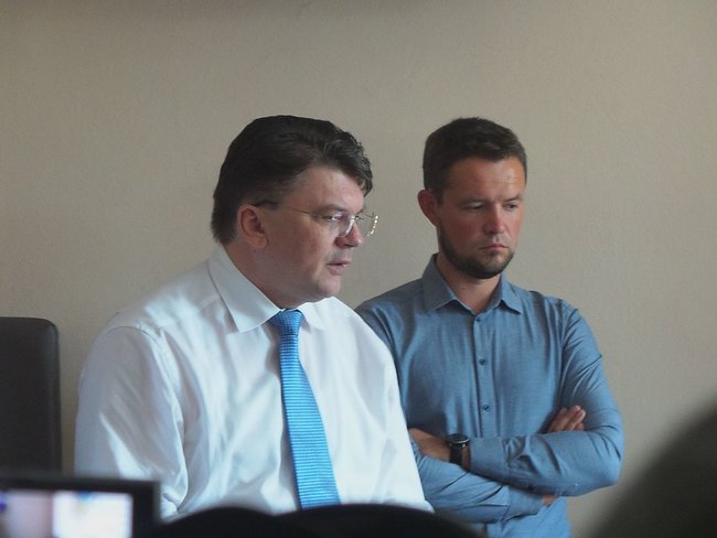 Обвинение попросило для Омеляна 5 млн грн залога, а защита министра - отказать в избрании меры пресечения полностью 05