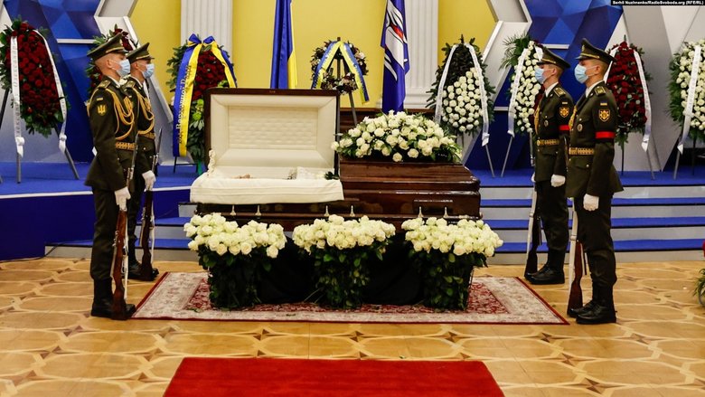 З ексмером Омельченком попрощались у Києві 11
