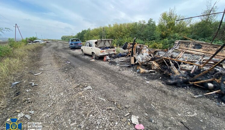На Харківщині виявили евакуаційну колону, розстріляну російською ДРГ. Відомо про 24 загиблих, серед них - 13 дітей та вагітна жінка. ВІДЕО+ФОТОрепортаж (18+)