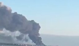 У мережі опублікували кадри палаючого нафтотерміналу Усть-Луга на Балтиці.