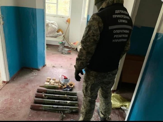 Схрон с четырьмя гранатометами нашли в Донецкой области, - Госпогранслужба 01