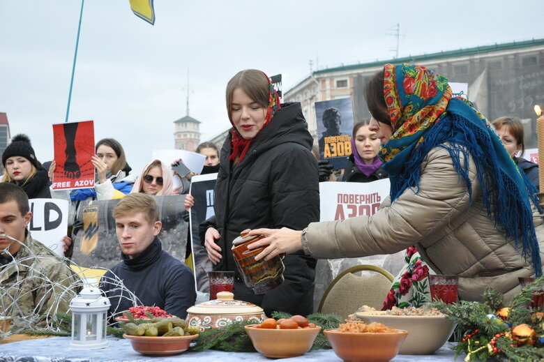 Action AZOV Regiment: Christmas in captivity took place in center of Kyiv 24