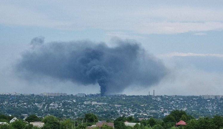 Explosions occurred in occupied Luhansk, fire broke out at machine-building plant - head of RMA Lysohor. VIDEO+PHOTOS