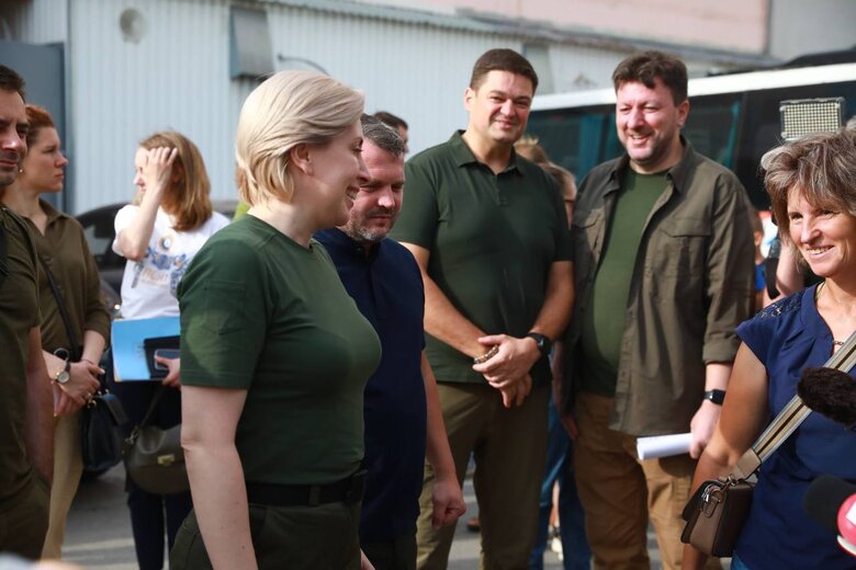 У Запоріжжі запрацював хаб для переселенців із Херсонської області 03