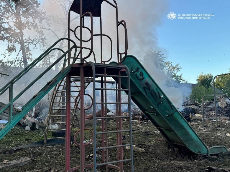 Russia attacked Dnipro: a fire broke out following the strike