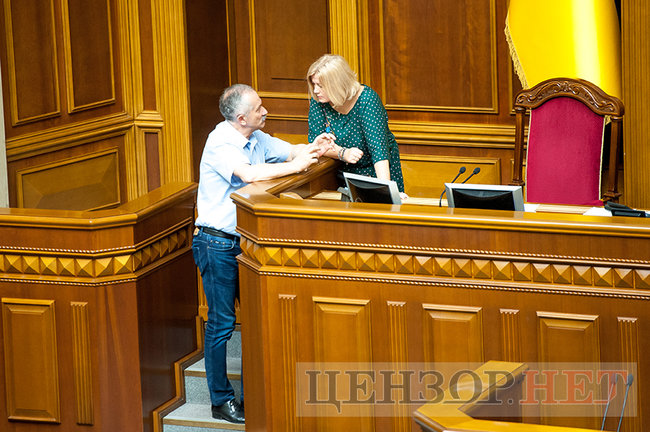Поцілунок Трояна і Тарути, Гаврилюк, що читає, день народження Розенблата і вільне місце Гройсмана, - робота Ради 25 травня 07