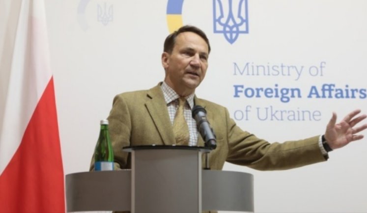 Сикорский поставил под сомнение гарантии безопасности для Украины: Не вижу желающих воевать с Россией
