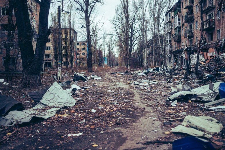 Ворог цинічно нищить Авдіївку, - Тарнавський 05