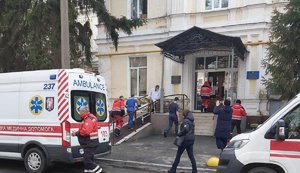 У Київський госпіталь привезли тяжкопоранених воїнів, деякі з ампутацією. Каліцтва такі ж, як у 2014 році, - волонтерка Юсупова просить про допомогу. ФОТОрепортаж