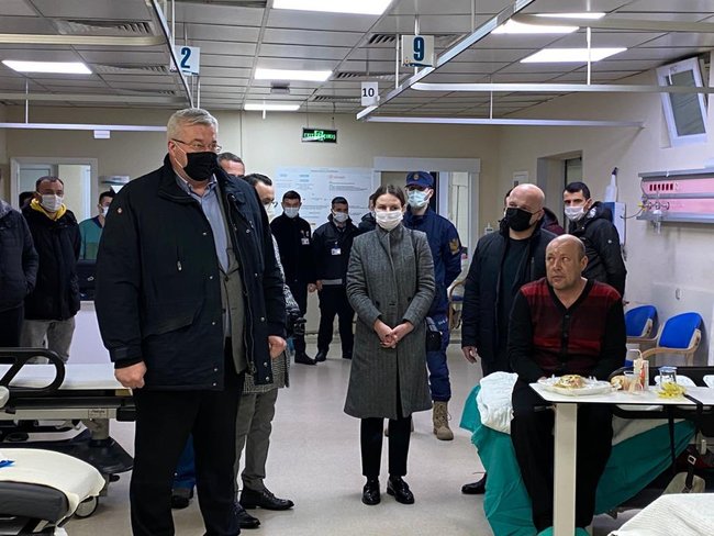 Посол України в Туреччині Сибіга відвідав врятованих із затонулого суховантажу ARVİN моряків 01