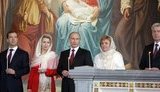 Медведев и Путин со благоверными отметили Праздник. ФОТОрепортаж